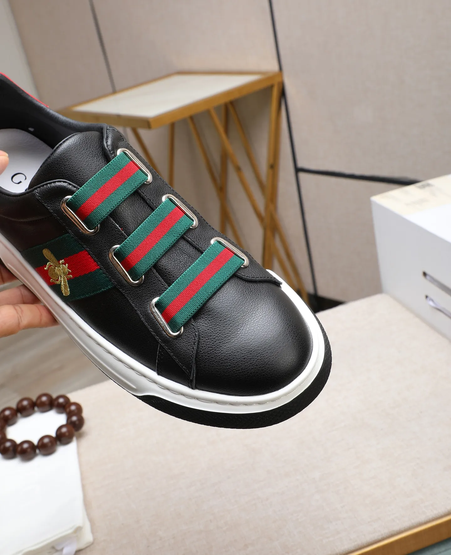 Men's shoes 💰480 GUCCI🔍🔍The latest models are available simultaneously at the counter. Original calfskin imported from Italy, genuine leather lining, (high-end, extravagant, and classy) with exquisite workmanship. Soles: Original soles specially provided by the original factory. ⚠Exclusive double-layer movable molded soles are super comfortable⚠. Photos of the real thing. 🎬The real thing is even better.